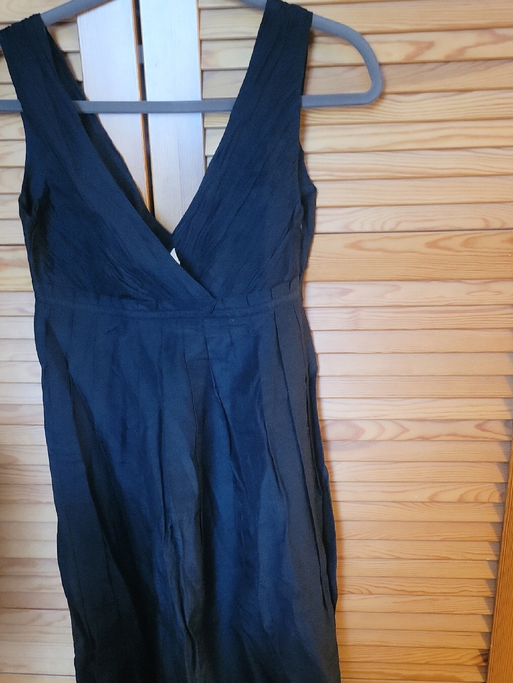 GAP Black V-Neck silk and.cotton sleeveless dress, size 2